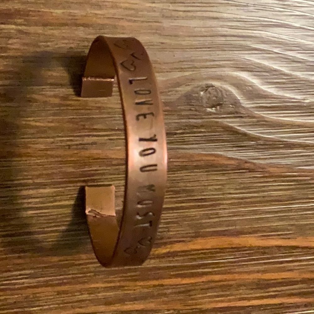 Handmade Copper cuff - Picture 5 of 5